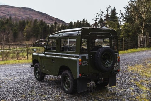 1967 Land Rover Series IIA Station Wagon In vendita (immagine 8 di 108)