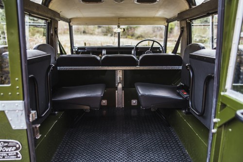 1967 Land Rover Series IIA Station Wagon In vendita (immagine 52 di 108)