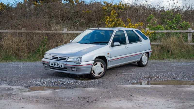 1995 Citroën ZX Volcane 2.0i For Sale (picture 1 of 129)
