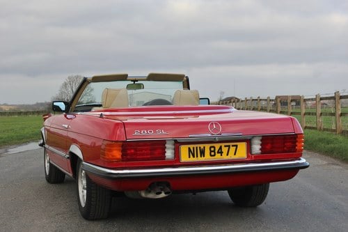1982 Mercedes-Benz 280SL R107 till salu (bild 5 av 204)