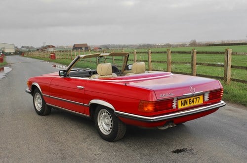 1982 Mercedes-Benz 280SL R107 till salu (bild 18 av 204)