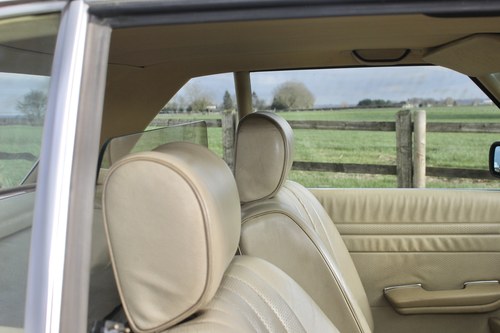 1982 Mercedes-Benz 280SL R107 till salu (bild 52 av 204)