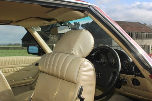 1982 Mercedes-Benz 280SL R107 till salu (bild 59 av 204)