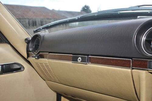 1982 Mercedes-Benz 280SL R107 till salu (bild 62 av 204)