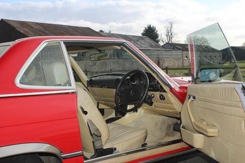 1982 Mercedes-Benz 280SL R107 till salu (bild 46 av 204)