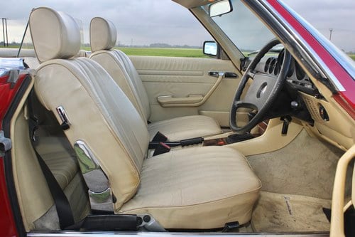 1982 Mercedes-Benz 280SL R107 till salu (bild 80 av 204)