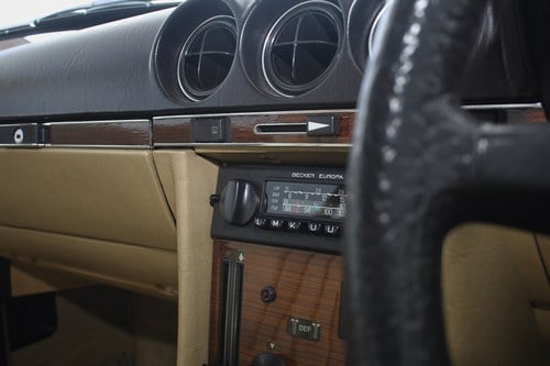 1982 Mercedes-Benz 280SL R107 till salu (bild 98 av 204)