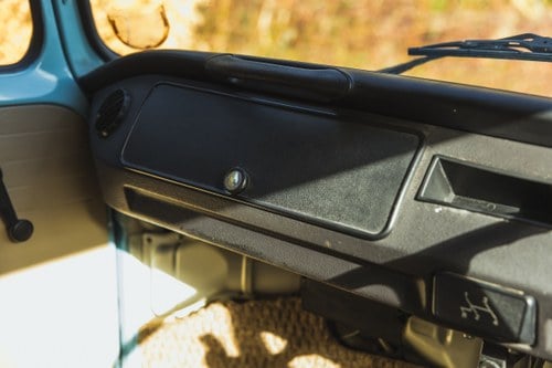 1974 Volkswagen T2b Transporter Camper zum Verkauf (Bild 44 von 107)