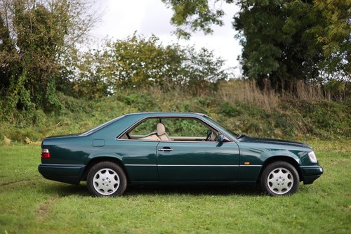 1995 Mercedes-Benz E320 till salu (bild 8 av 46)