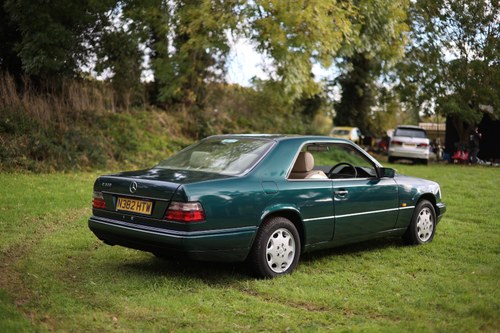 1995 Mercedes-Benz E320 till salu (bild 9 av 46)