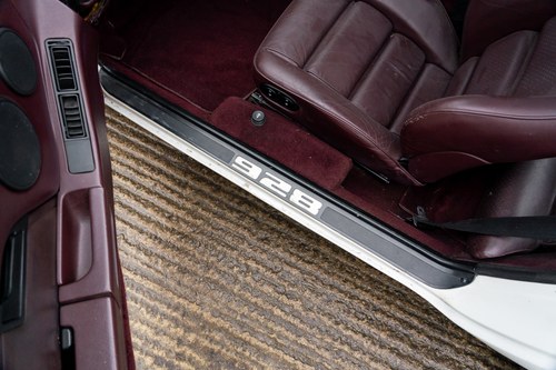 1986 Porsche 928 S till salu (bild 30 av 78)