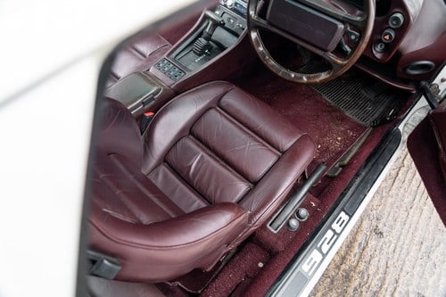 1986 Porsche 928 S till salu (bild 22 av 78)
