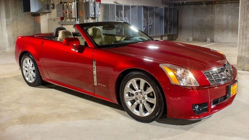 2009 Cadillac XLR Roadster Convertible Red only 5k miles $39 In vendita