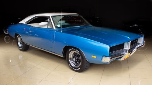 1969 Dodge Charger R/T Hard~Top 440-375-HP 4 speed $79.9k In vendita