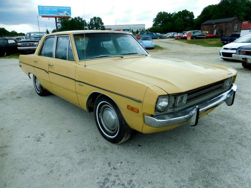 1972 Dodge Dart 4 door Sedan Driver Yellow cold AC Auto  $3k In vendita