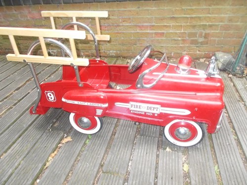 1970 VINTAGE USA  FIRE ENGINE  PEDAL CAR HEAVY    For Sale