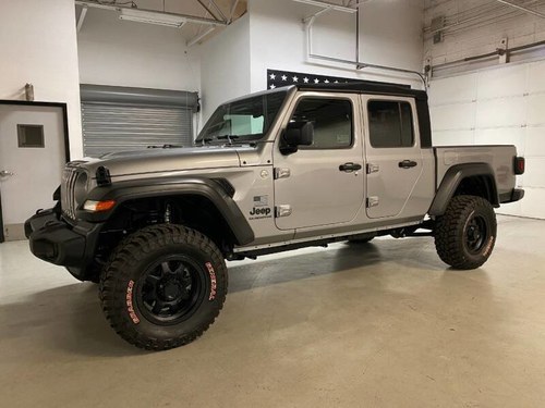 2020 Jeep Gladiator Sport SUV 4WD Silver only 76 miles $obo For Sale