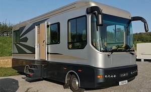 2004 UltraMobile Super Nova Luxury Motorhome En Venta