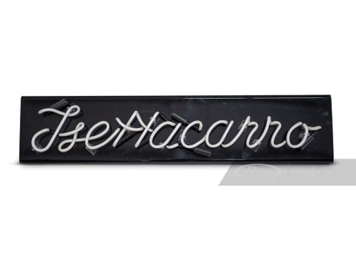 Isettacarro Neon Sign In vendita all'asta