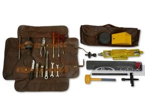 Ferrari 330365 GTC Tool Kit and Jack For Sale by Auction