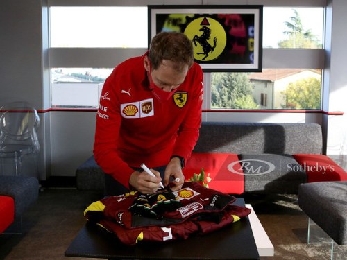 Sebastian Vettel Signed Racing Gloves, 2020 In vendita all'asta