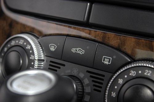 2002 Mercedes-Benz R230 SL500 zum Verkauf (Bild 101 von 203)