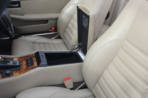 1993 Jaguar XJS Convertible 4.0 For Sale (picture 45 of 184)