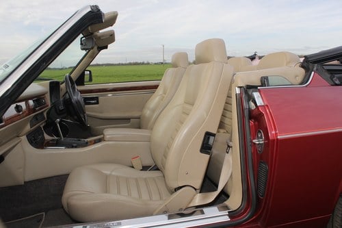1993 Jaguar XJS Convertible 4.0 For Sale (picture 49 of 184)