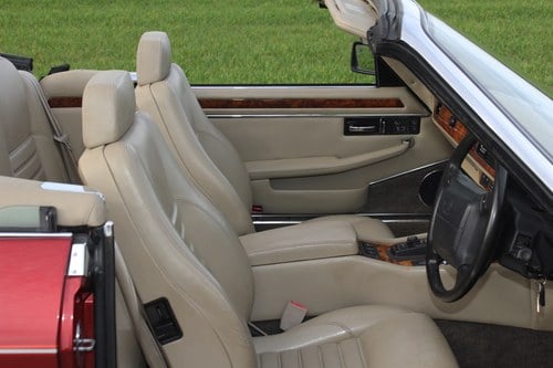 1993 Jaguar XJS Convertible 4.0 For Sale (picture 104 of 184)