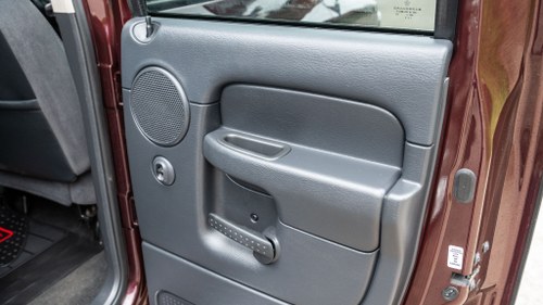 2004 Dodge RAM 1500 5.7L Hemi V8 For Sale (picture 67 of 205)