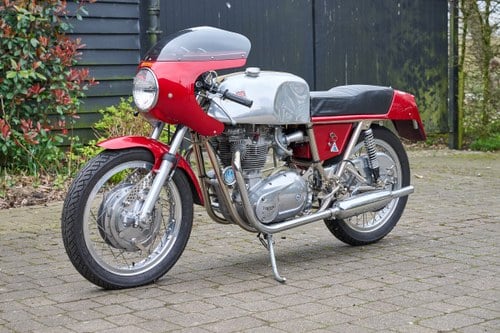 1969 Rickman Metisse TR6 650 à vendre (picture 9 of 83)