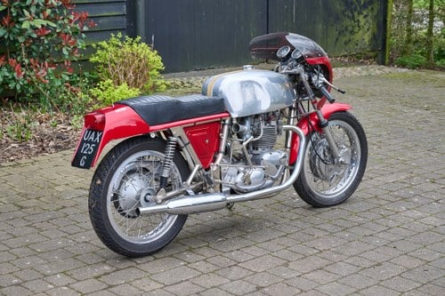 1969 Rickman Metisse TR6 650 à vendre (picture 10 of 83)