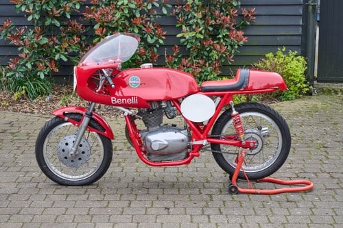 1967 Benelli 350 4C Racer zum Verkauf (Bild 3 von 73)