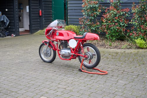 1967 Benelli 350 4C Racer zum Verkauf (Bild 20 von 73)
