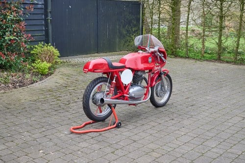 1967 Benelli 350 4C Racer zum Verkauf (Bild 26 von 73)