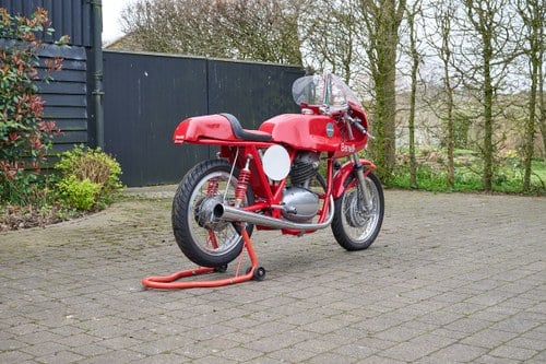1967 Benelli 350 4C Racer zum Verkauf (Bild 27 von 73)
