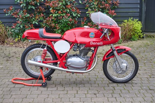1967 Benelli 350 4C Racer zum Verkauf (Bild 5 von 73)