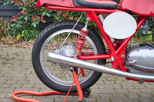1967 Benelli 350 4C Racer zum Verkauf (Bild 35 von 73)