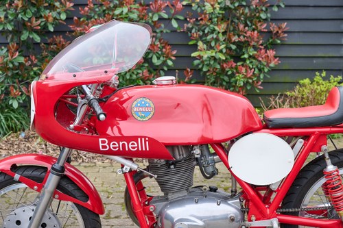 1967 Benelli 350 4C Racer zum Verkauf (Bild 37 von 73)