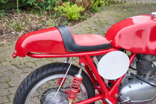 1967 Benelli 350 4C Racer zum Verkauf (Bild 59 von 73)