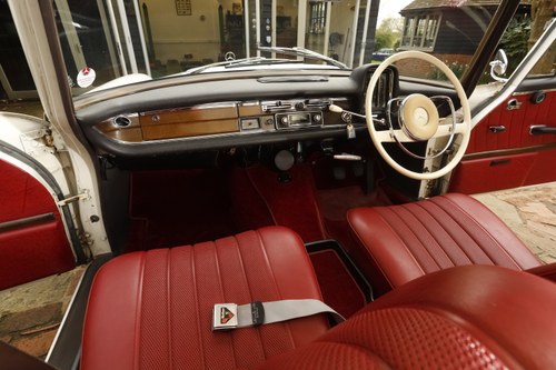 1964 Mercedes-Benz W111 220SB Te koop (foto 33 van 186)