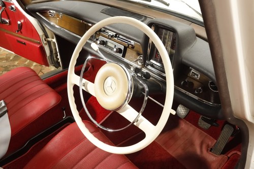 1964 Mercedes-Benz W111 220SB Te koop (foto 39 van 186)