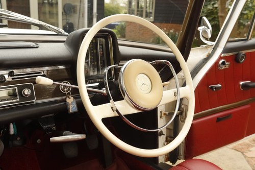 1964 Mercedes-Benz W111 220SB Te koop (foto 41 van 186)