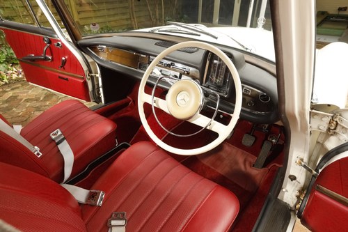 1964 Mercedes-Benz W111 220SB Te koop (foto 44 van 186)