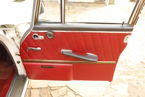 1964 Mercedes-Benz W111 220SB Te koop (foto 77 van 186)