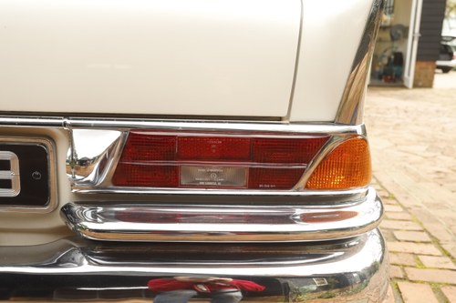 1964 Mercedes-Benz W111 220SB Te koop (foto 125 van 186)