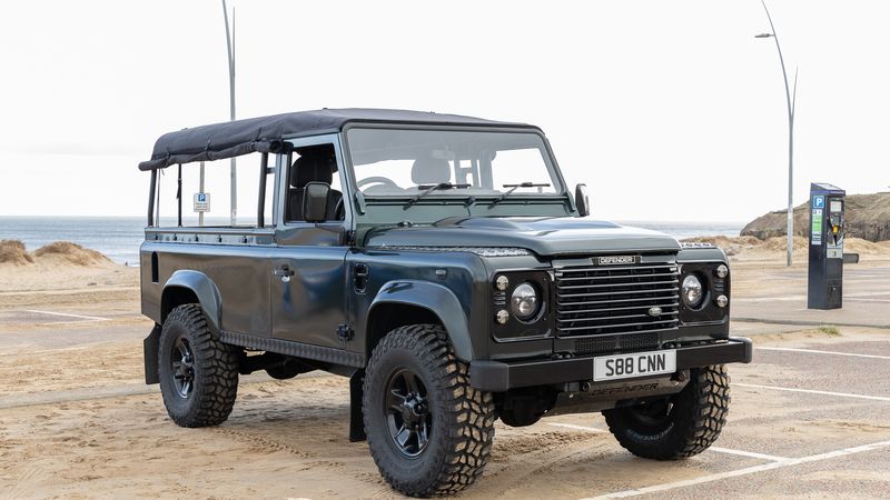2011 Land Rover Defender 110 TD Automatic For Sale (picture 1 of 26)