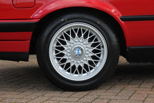 1993 BMW E30 318i LUX Convertible For Sale (picture 43 of 178)