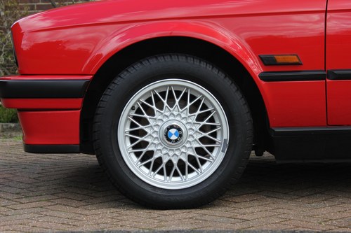 1993 BMW E30 318i LUX Convertible For Sale (picture 45 of 178)