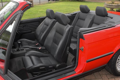 1993 BMW E30 318i LUX Convertible For Sale (picture 52 of 178)